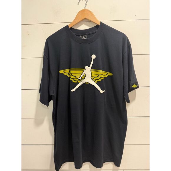 NWT Jordan Wings Logo Tee Men’s XL Black Yellow Jumpman Basketball T-Shirt - Picture 1 of 8